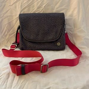 lululemon Crossbody Festival Bag!